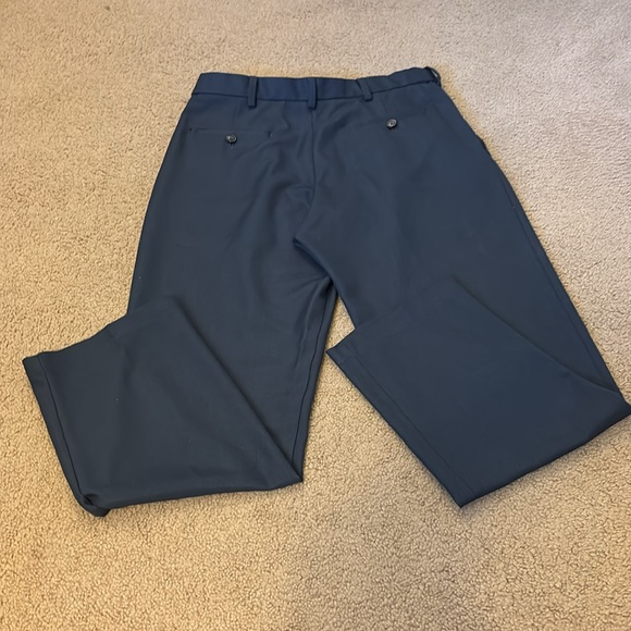 Men’s Dress Pants Haggar 34X30 - Picture 5 of 5